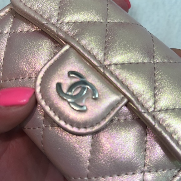 SOLD. ๐ธ Chanel Iridescent Pink Key Holder 21K ๐ธ - Picture 16 of 16